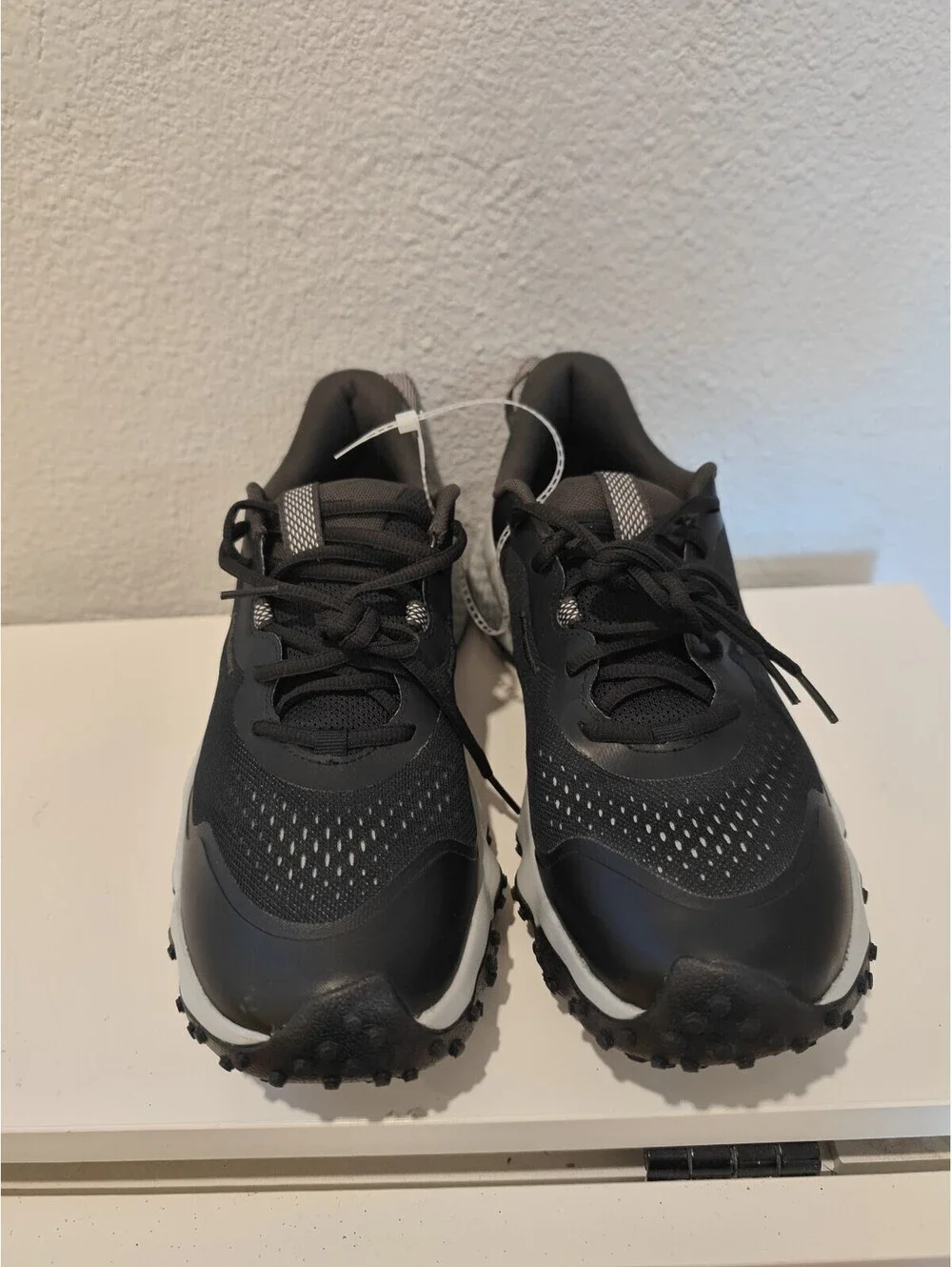 Under Armour Men's Black and Gray Running Shoes Size 10.5